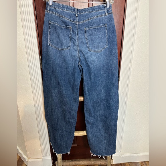Chicos’s new high-rise wide leg denim distressed, jean - Picture 4 of 4